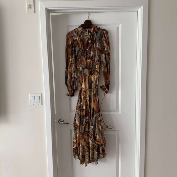 Farm Rio Macaws Long Sleeve Maxi Dress - Picture 4 of 8